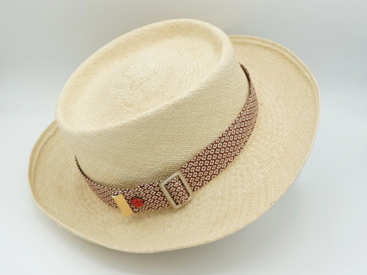 Composez un ruban de chapeau PapHat Light en tissu fantaisie marron