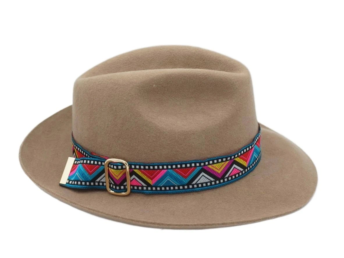 Ruban de chapeau ethnique PapHat Light "Gros Grain 8" sur un fédora