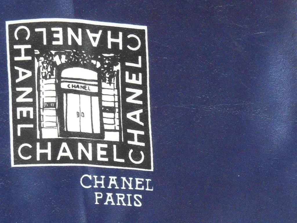 Ruban de chapeau PapHat Chanel, signature du foulard