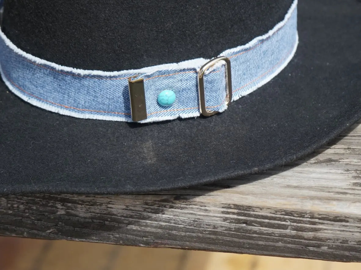 Ruban de chapeau PapHat "Denim recyclé & strass", sa boucle ajustable