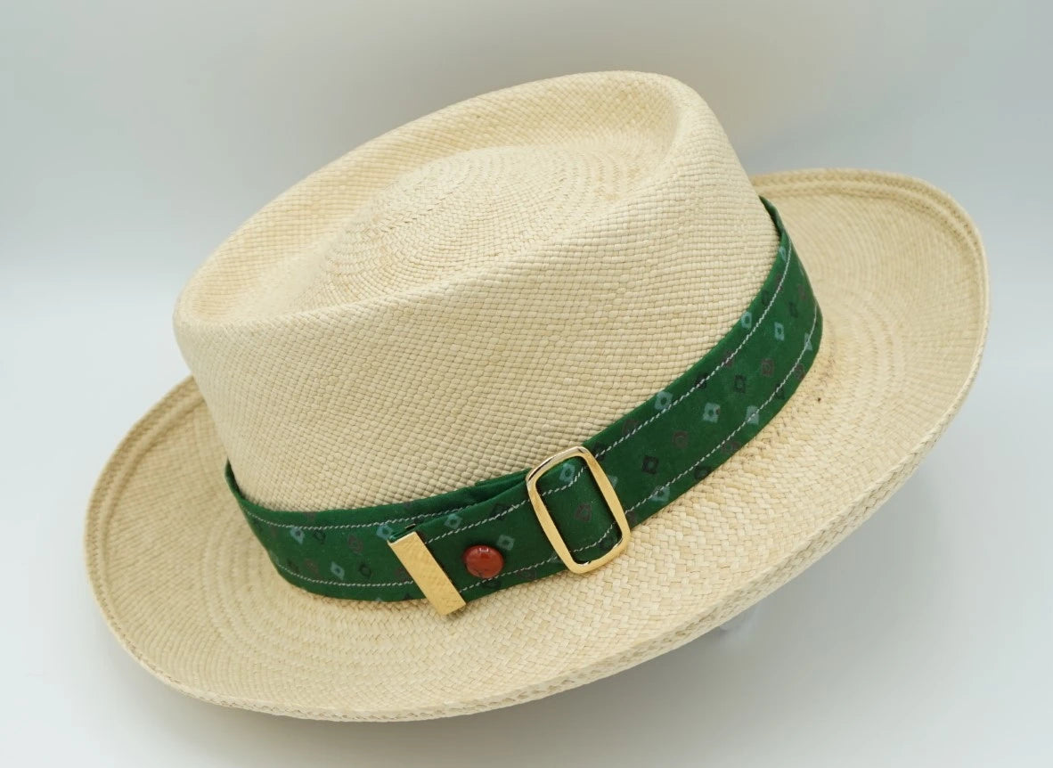 Ruban de chapeau PapHat Ethnique Sari Vert & Rouge, côté boucle