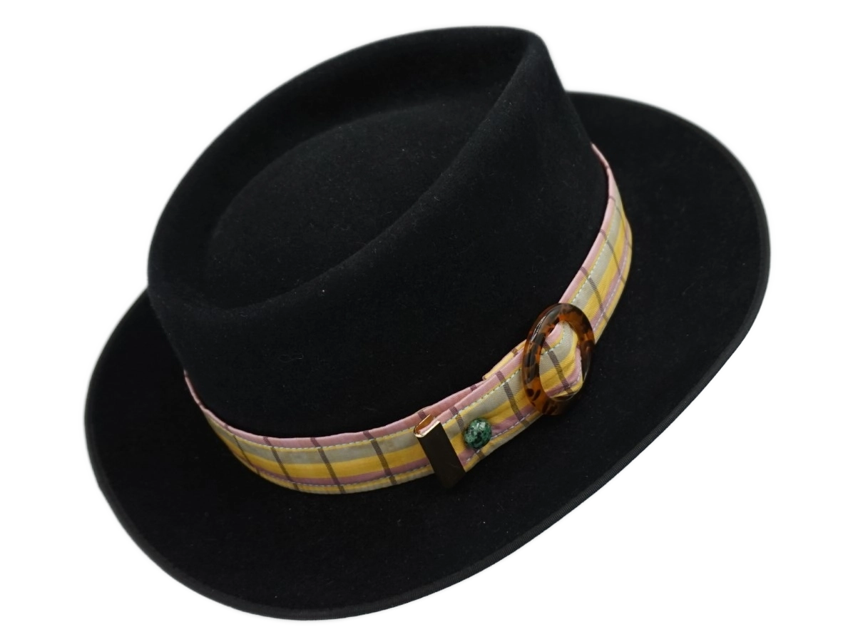 Ruban de Chapeau PapHat "Fraîcheur Menthol" canvas & tartan sur un homburg et sa boucle ajustable