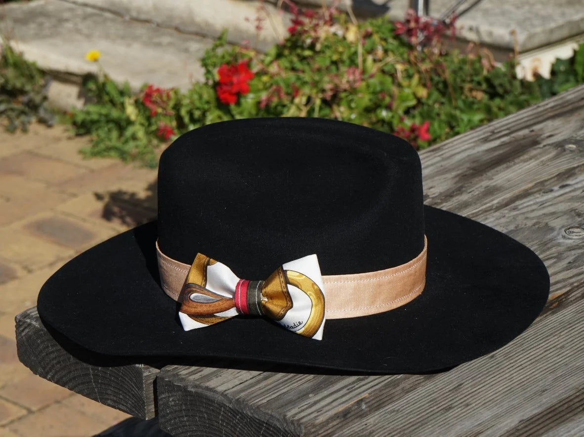 Ruban de chapeau PapHat Hermès sur chapeau western