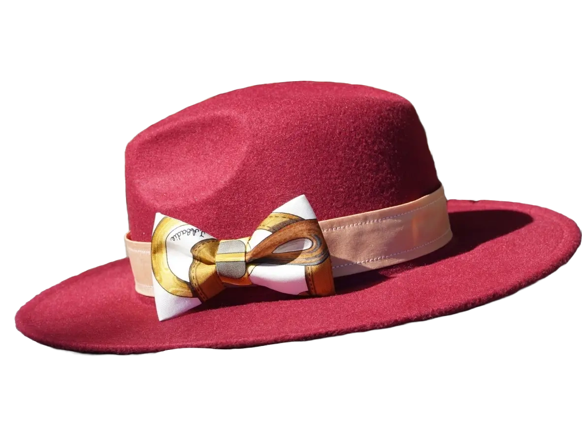 Ruban de chapeau PapHat Hermès sur un fédora rouge