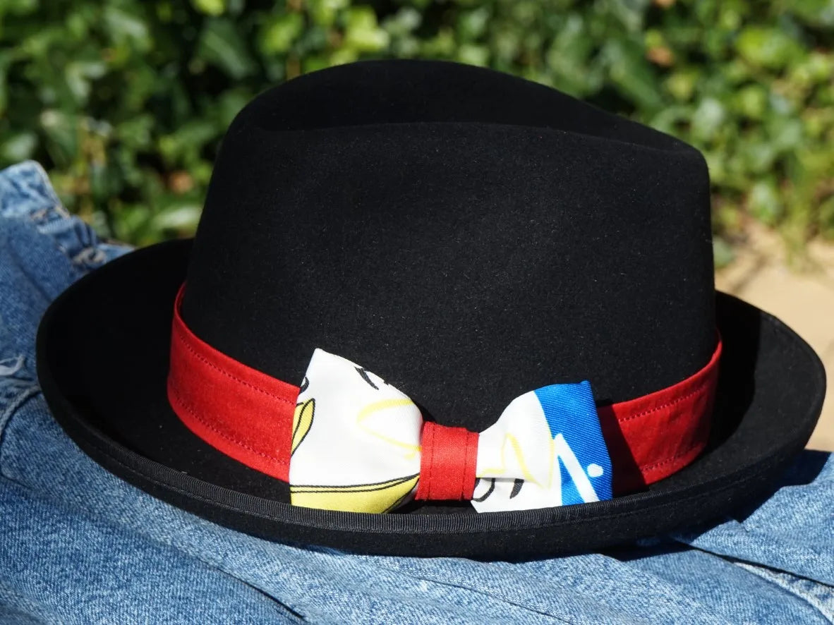 Ruban de chapeau PapHat Nina Ricci, sur un homburg noir