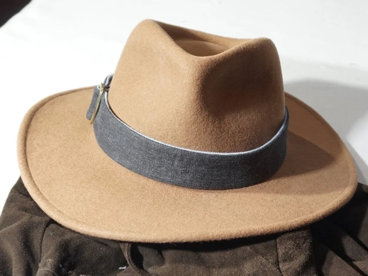 Ruban de chapeau réversible PapHat Reverso en jeans recyclé (bleu & noir) côté noir