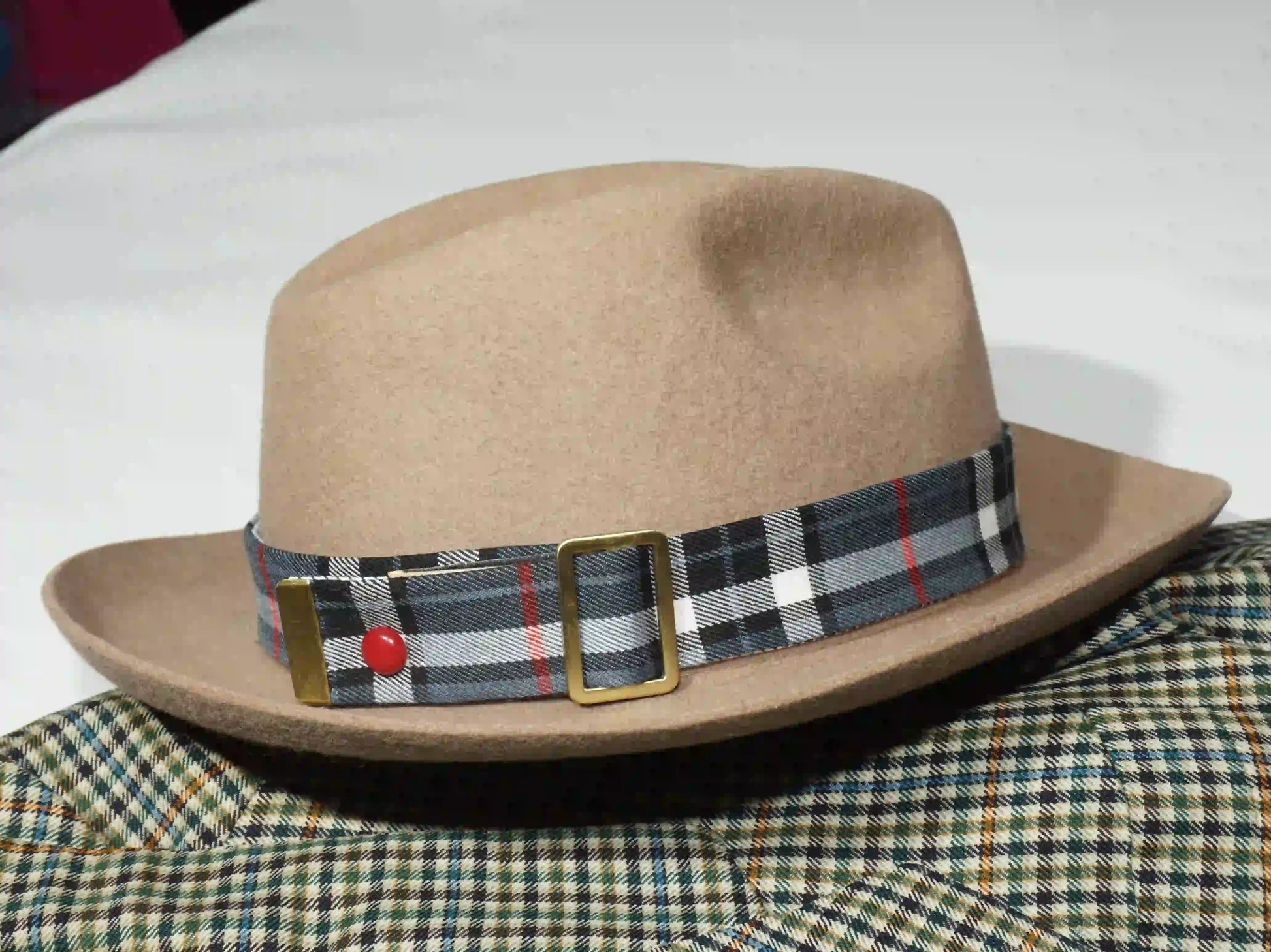 Ruban de chapeau réversible PapHat Reverso tartan & pied de poule (noir et blanc), côté tartan